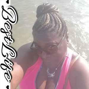 Meet your Posher, Corrie